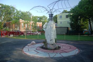 Tree of Life Elmhurst Playground, Uchida